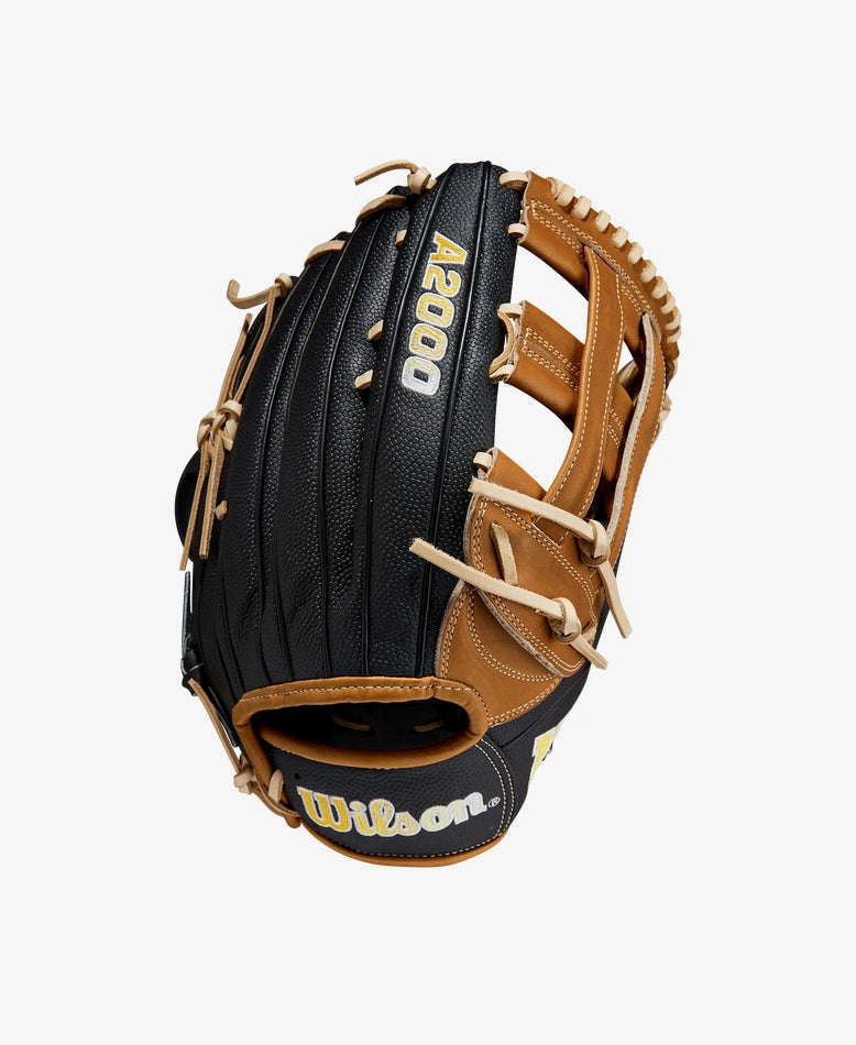Load image into Gallery viewer, WILSON 2023 A2000 1799SS 12.75” OUTFIELD BASEBALL GLOVE
